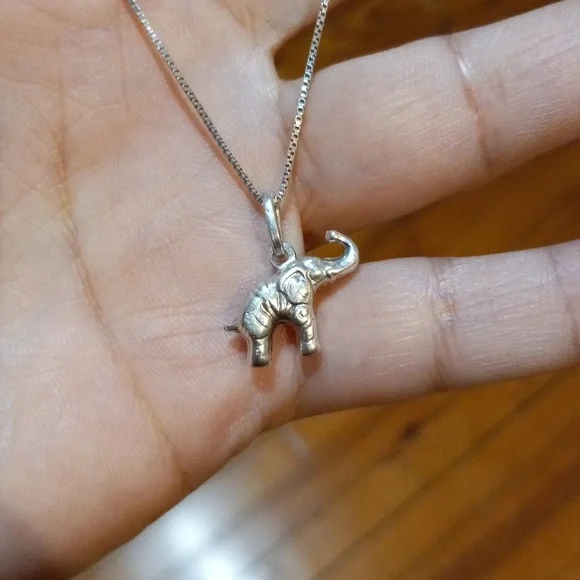 925 elephant pendant on chain - Picture 7 of 10